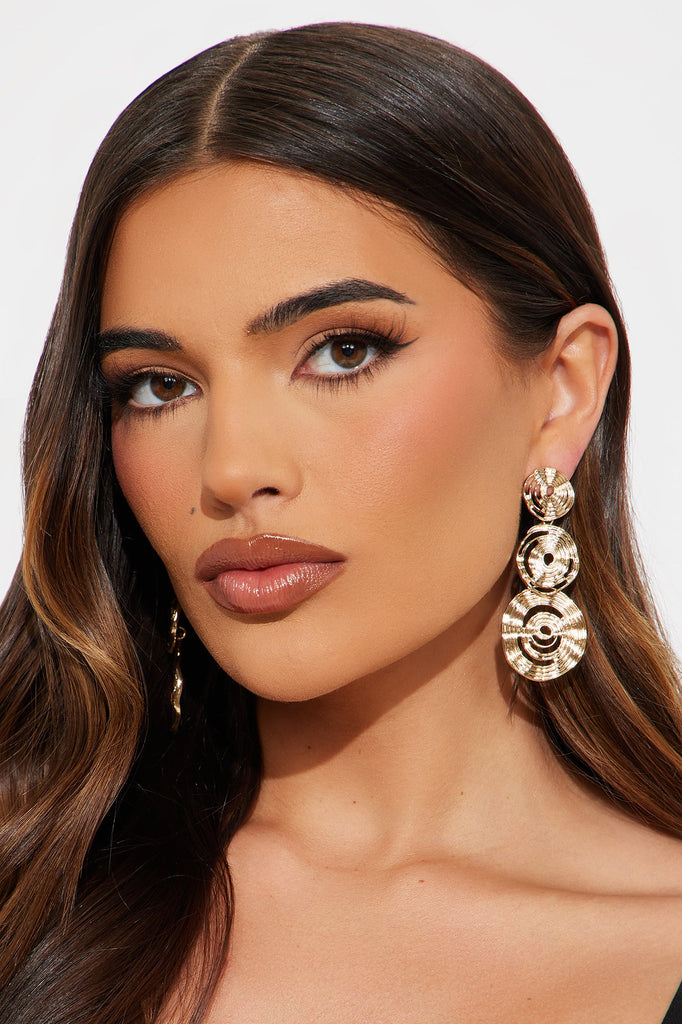 https://cdn.shopify.com/s/files/1/0293/9277/files/02-21-25_S6_12_TROY12676_Gold_CXB_IM_09-50-52_30387_PXF.jpg?v=1740433689