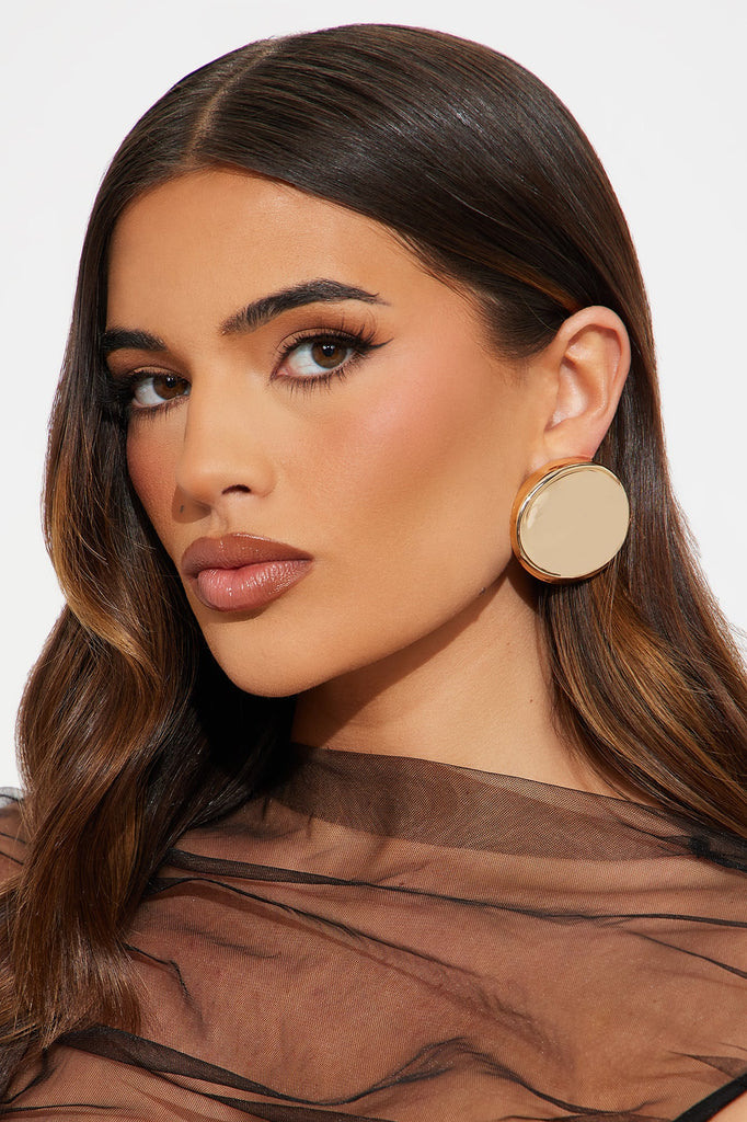 https://cdn.shopify.com/s/files/1/0293/9277/files/02-21-25_S6_30_25E5199_Gold_CXB_IM_10-27-37_30529_PXF.jpg?v=1743438245