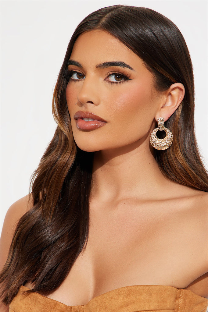 https://cdn.shopify.com/s/files/1/0293/9277/files/02-21-25_S6_39_E54579_Gold_CXB_IM_11-44-47_30701_PXF.jpg?v=1740434579
