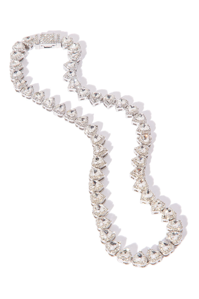 https://cdn.shopify.com/s/files/1/0293/9277/products/03-14-23Studio10_CXB_11-21-49_61_IOCH180_Silver_3676_ES.jpg?v=1680036216