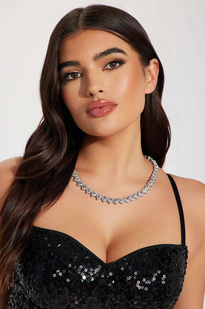 https://cdn.shopify.com/s/files/1/0293/9277/products/03-22-23Studio7_CB_KT_13-45-13_66_IOCH180_Silver_5097_PFX.jpg?v=1680036216