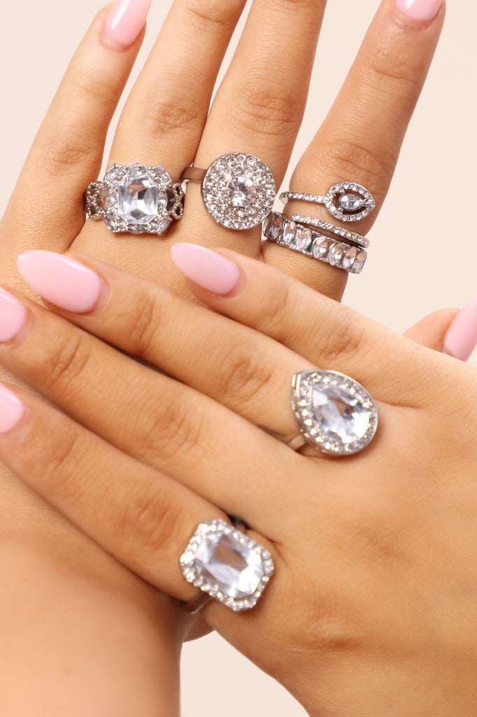 https://cdn.shopify.com/s/files/1/0293/9277/products/03-3-22Studio6_RT_09-43-17_9_MTR2670_Silver_23145_PB.jpg?v=1646693966
