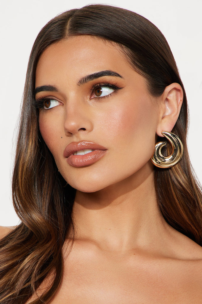 https://cdn.shopify.com/s/files/1/0293/9277/files/04-09-25_S3_25_KCE98530_Gold_AE_DO_11-11-38_1939_PXF.jpg?v=1744399929