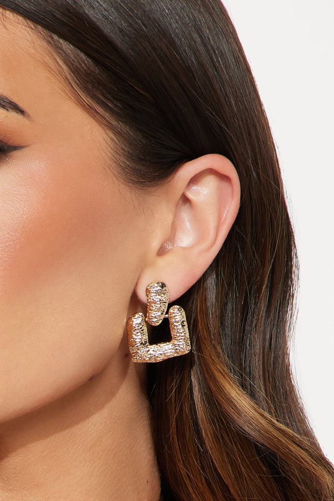 https://cdn.shopify.com/s/files/1/0293/9277/files/04-09-25_S3_51_IDH07224017FN_Gold_AE_DO_13-26-07_2177_PXF.jpg?v=1744400709