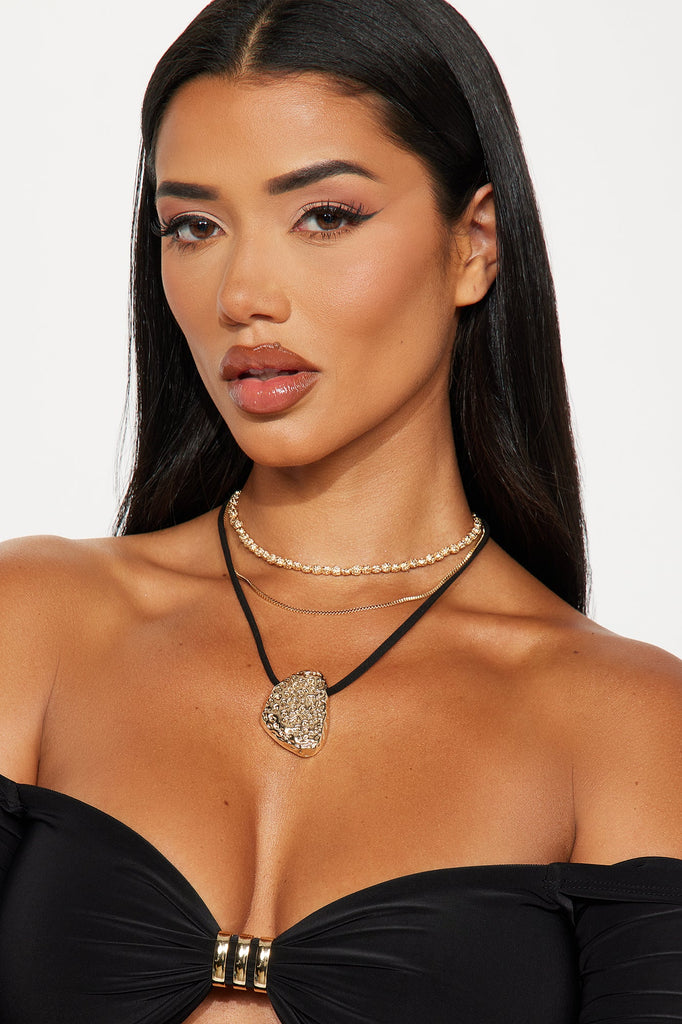 https://cdn.shopify.com/s/files/1/0293/9277/files/04-11-25_S3_14_TNLH84276_Blackcombo_KP_MR_11-22-26_3999_PXF.jpg?v=1744742851