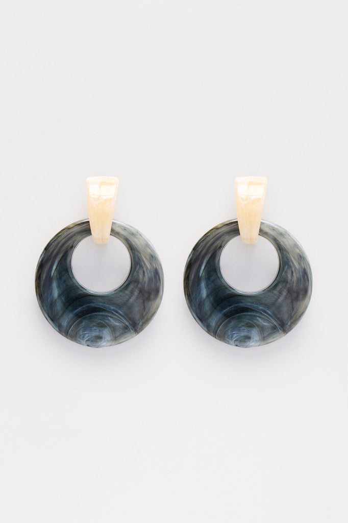 https://cdn.shopify.com/s/files/1/0293/9277/files/04-21-25_S10_33_91390E_Greycombo_CXB_10-33-42_FLATLAY_18298_PXF.jpg?v=1745871669
