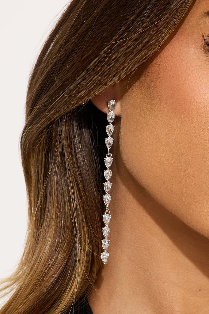 https://cdn.shopify.com/s/files/1/0293/9277/files/04-25-25_S9_72_IDH08243005_Silver_CR_IM_15-58-43_63439_PXF.jpg?v=1745884701