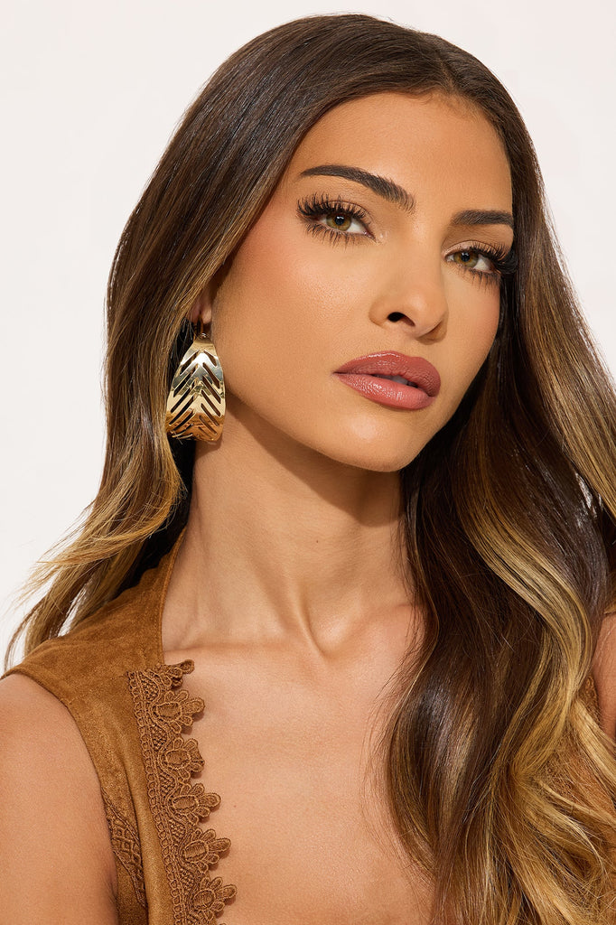 https://cdn.shopify.com/s/files/1/0293/9277/files/04-25-25_S9_75_83171E_Gold_CR_IM_15-58-43_63443_PXF.jpg?v=1745884796