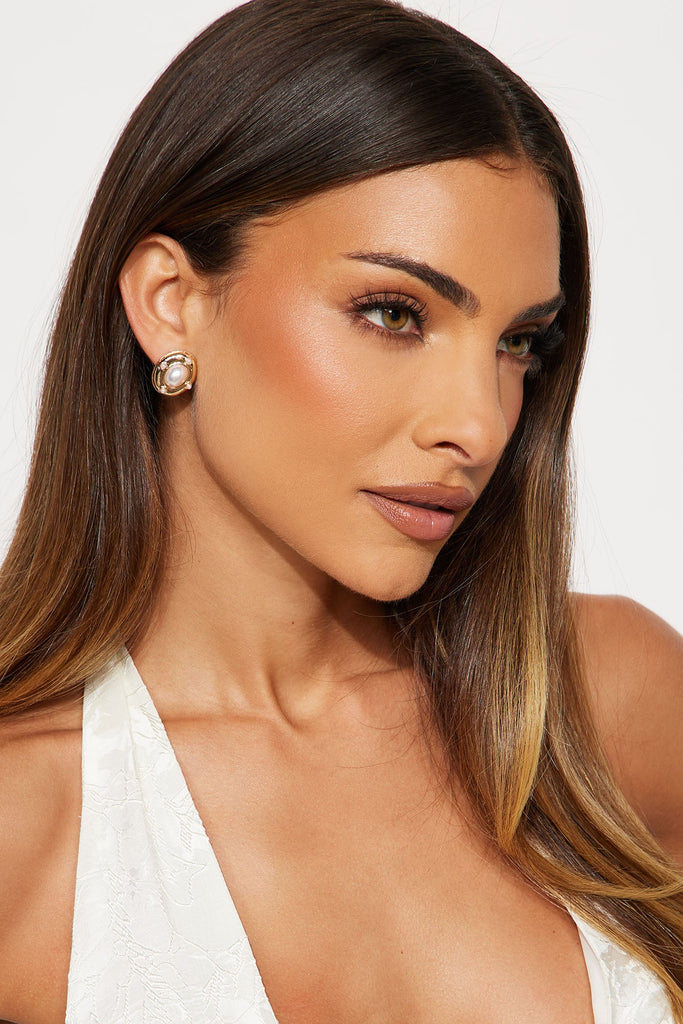 https://cdn.shopify.com/s/files/1/0293/9277/files/05-03-25_S3_40_TSAE4112623_Gold_RM_MC_11-42-12_18264_ES.jpg?v=1746571237