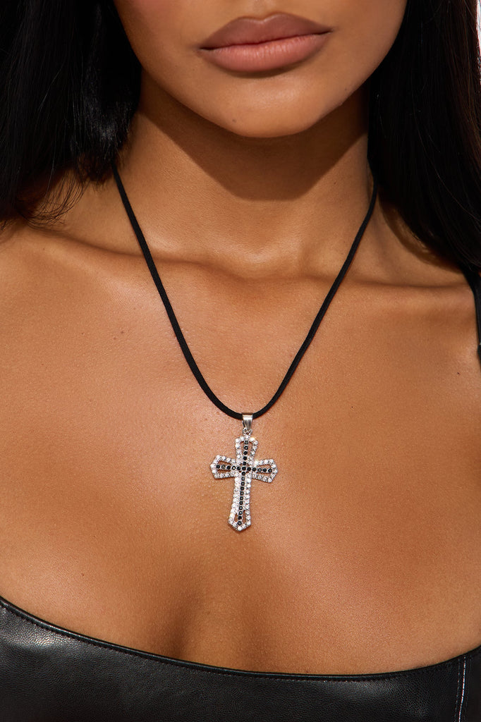 https://cdn.shopify.com/s/files/1/0293/9277/files/05-30-25_S8_85_290139_Black_CZ_AP_14-48-28_6239_PXF.jpg?v=1748971334