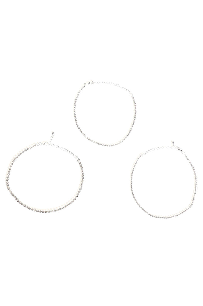 https://cdn.shopify.com/s/files/1/0293/9277/products/06-08-22Studio3_ME_RL_09-36-02_9_17827CR_Silver_0165_PB.jpg?v=1655747481