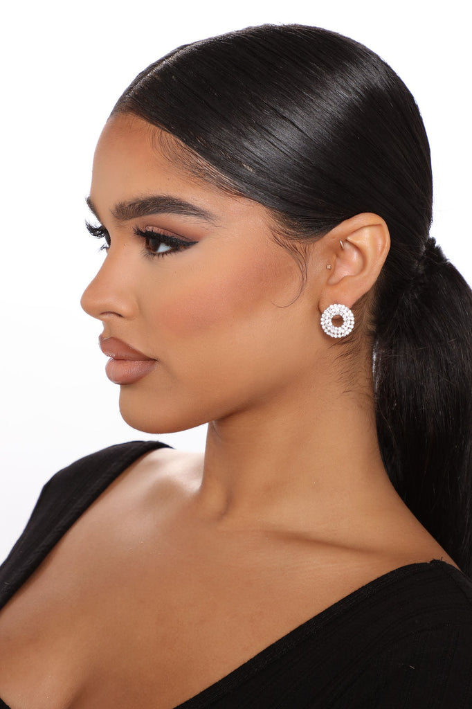 https://cdn.shopify.com/s/files/1/0293/9277/products/06-30-20Studio4_MS_CP_13-45-19_39_ES300059_Silver_33689_RG.jpg?v=1628726688