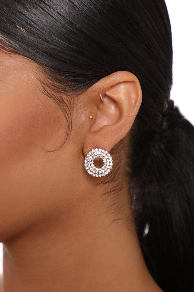 https://cdn.shopify.com/s/files/1/0293/9277/products/06-30-20Studio4_MS_CP_13-45-27_39_ES300059_Silver_33691_RG.jpg?v=1628726688
