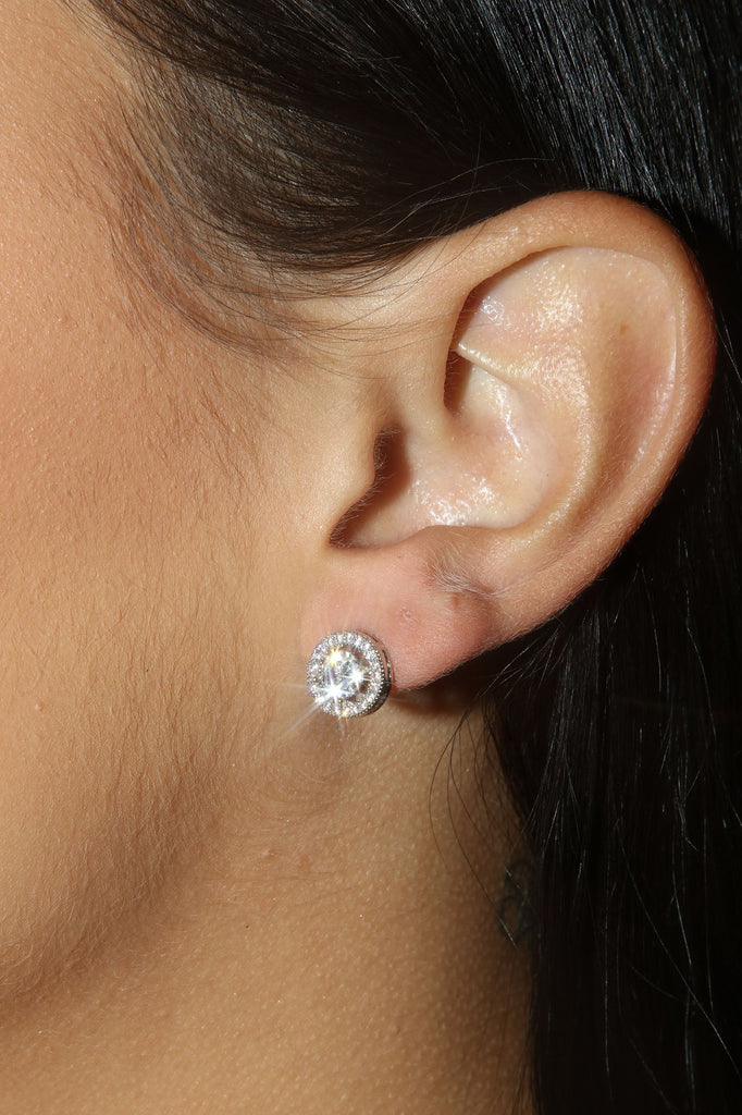 https://cdn.shopify.com/s/files/1/0293/9277/products/09-13-22Studio6_KJ_11-18-57_33_25887CRS_Silver_0122_EH.jpg?v=1709926048