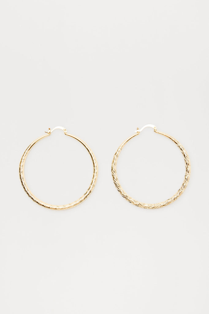 https://cdn.shopify.com/s/files/1/0293/9277/files/09-18-24_S15_82_ZDMKE62462_Gold_CZ_12-00-554914_PXF.jpg?v=1727116787