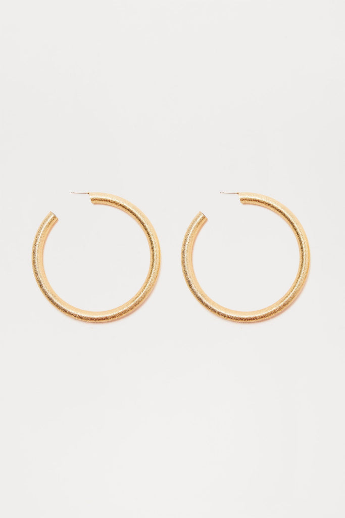 https://cdn.shopify.com/s/files/1/0293/9277/files/09-30-24_S15_57_PE68281G_Gold_CZ_13-59-105772_ES.jpg?v=1727973770