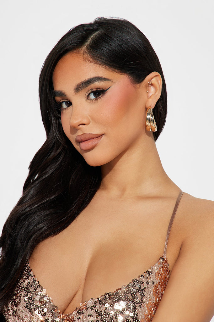https://cdn.shopify.com/s/files/1/0293/9277/files/11-27-23Studio1_TK_AC_11-46-31_33_TS8CN71_Gold_17287_PXF.jpg?v=1701289709