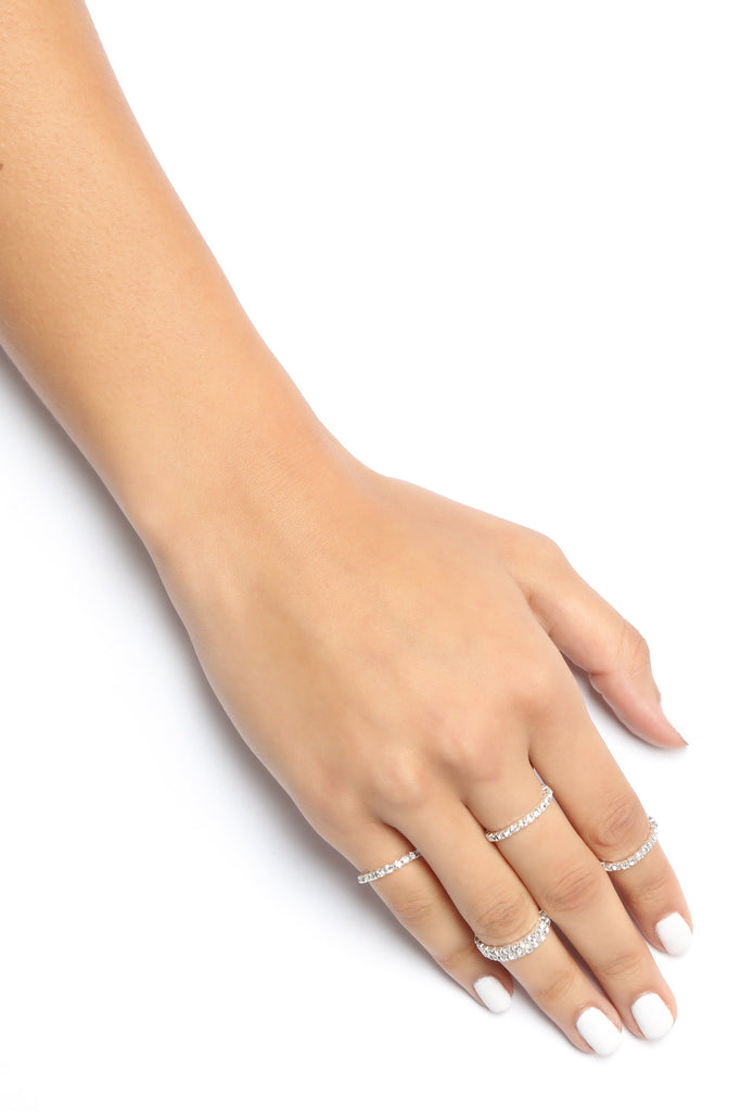 https://cdn.shopify.com/s/files/1/0293/9277/products/12-18-18_Studio_3_DV_12-00-48_1172R9_Silver_0522_AJ_JK.jpg?v=1571439762
