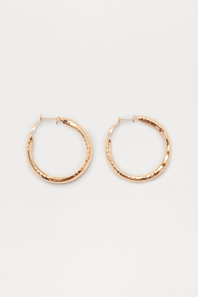 https://cdn.shopify.com/s/files/1/0293/9277/files/12-18-24_S15_52_ZDMKJ91319_Gold_CZ_11-24-537482_PXF.jpg?v=1734971698
