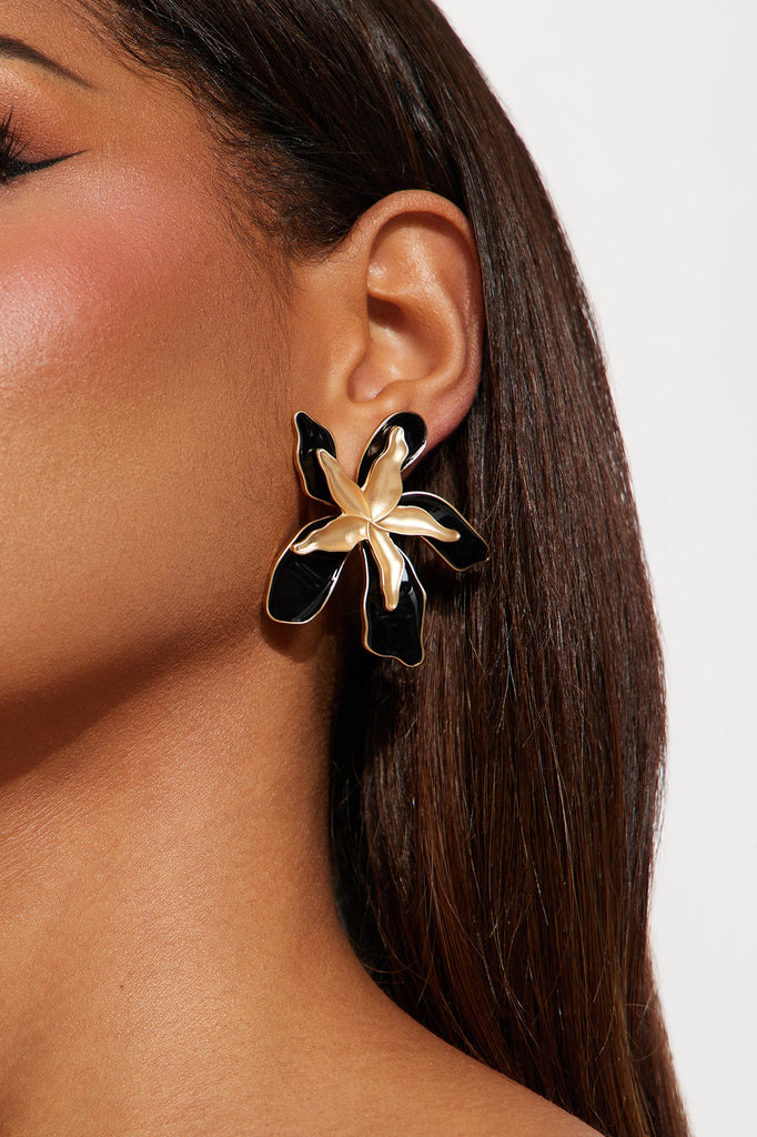 https://cdn.shopify.com/s/files/1/0293/9277/files/12-30-24_S1_67_ZDQZW091953_GoldBlack_AZ_DO_14-09-41_8034_PXF.jpg?v=1735927293