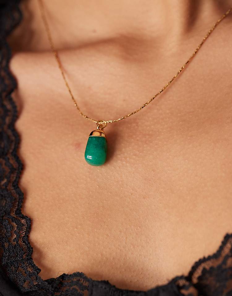 https://images.asos-media.com/products/asos-design-14k-gold-plated-adjustable-necklace-with-green-aventurine-semi-precious-pendant/207950408-3?$n_750w$&wid=750&fit=constrain