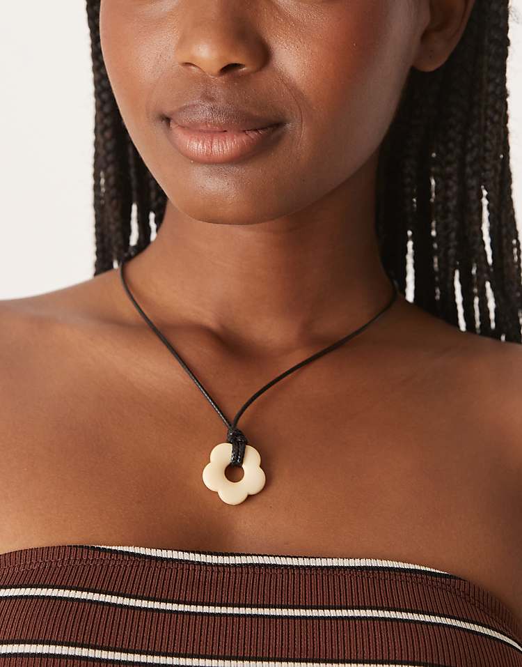 https://images.asos-media.com/products/designb-london-cord-necklace-with-resin-pendant-in-cream/208519252-1-cream?$n_750w$&wid=750&fit=constrain