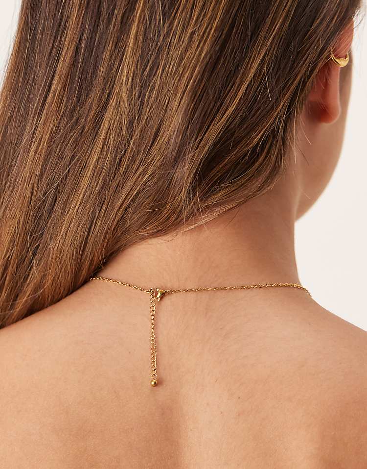 https://images.asos-media.com/products/asos-design-waterproof-stainless-steel-chain-necklace-with-single-chilli-pendant-in-gold-tone/208540223-3?$n_750w$&wid=750&fit=constrain
