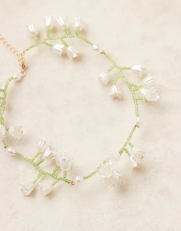 https://images.asos-media.com/products/asos-design-short-necklace-with-beaded-floral-design-in-green/208935598-2?$n_750w$&wid=750&fit=constrain