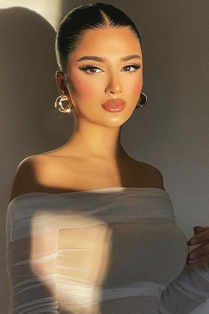 https://cdn.shopify.com/s/files/1/0293/9277/products/DoubleTroubleHoopEarrings-Gold_MER_eb850bcd-0f1d-44cc-bed8-d7e00318a992.jpg?v=1637011177